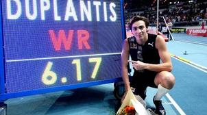 Athlétisme: Armand Duplantis bat de nouveau le record du monde de la perche