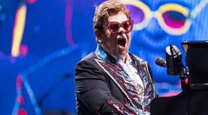 Elton John interrompt brusquement un concert en raison d’une pneumonie