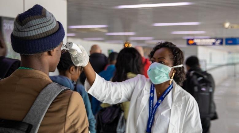 Covid-19: l'Afrique doit se préparer rapidement à vacciner et surveiller les mu…