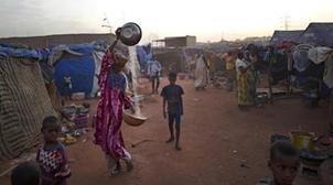 Mali: le plus grand camp de déplacés de Bamako ravagé par les flammes