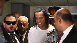 Football: Ronaldinho sort enfin de prison (Vidéo)