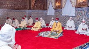 SM le Roi Mohammed VI accomplit la prière de l'Aïd Al-Fitr