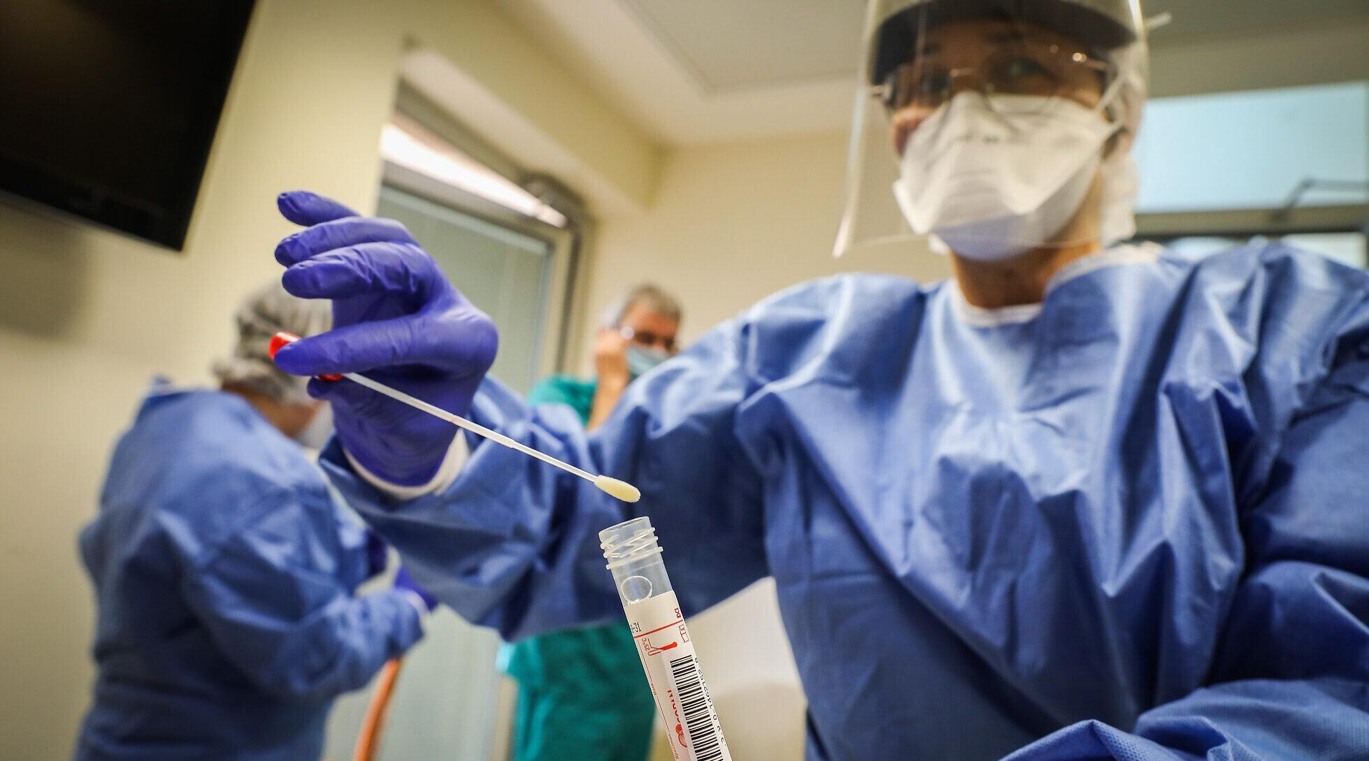 Le traitement à la colchicine réduit le risque de complications liées au Covid-…