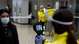 Covid-19 : Les Etats-Unis lèvent les restrictions aux voyages internationaux à …
