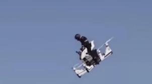 Vidéo : une moto volante utilisée par la police de Dubai s’écrase lors de la ph…