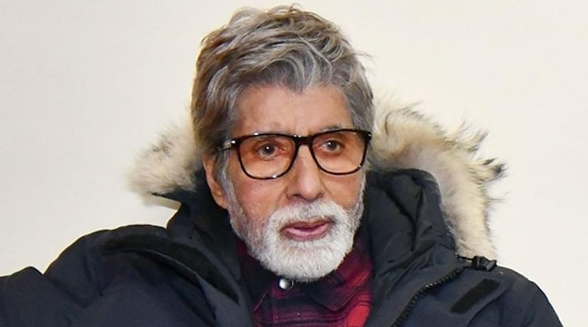 L'acteur de Bollywood Amitabh Bachchan et son fils Abhishek testés positifs au …