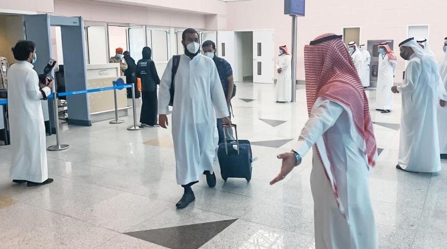 جمرات معقمة وتباعد اجتماعي ..هكذا ادى الحجاج طواف الإفاضة بالمسجد الحرام