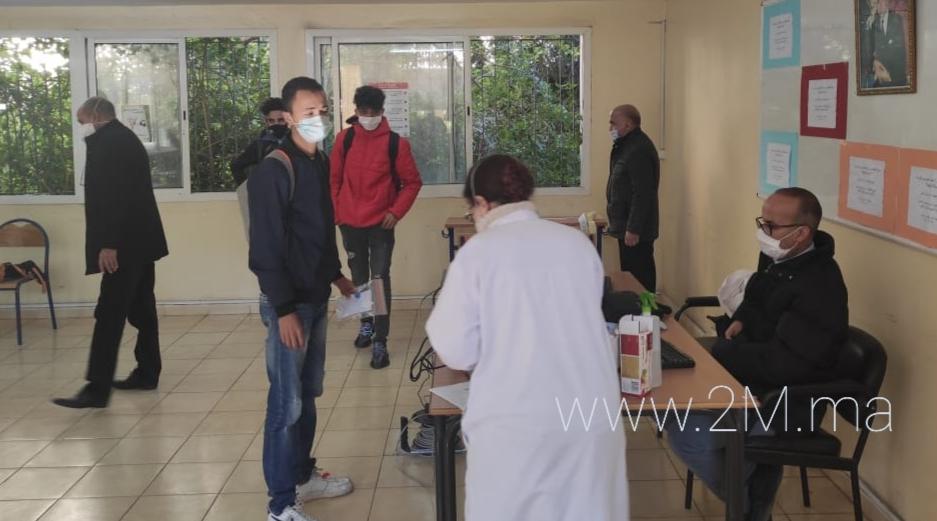 Campagne de dépistage COVID-19 en milieu scolaire : le coup d'envoi donné au ly…