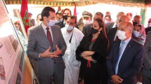 Es-Semara: Mme Bouchareb visite les projets de mise à niveau urbaine et de lutt…