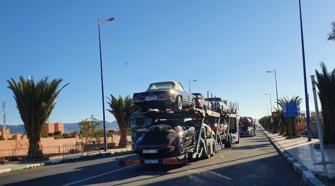 VIDEO// Un rallye de voitures classiques Dakhla-El Guergarat pour célébrer la m…
