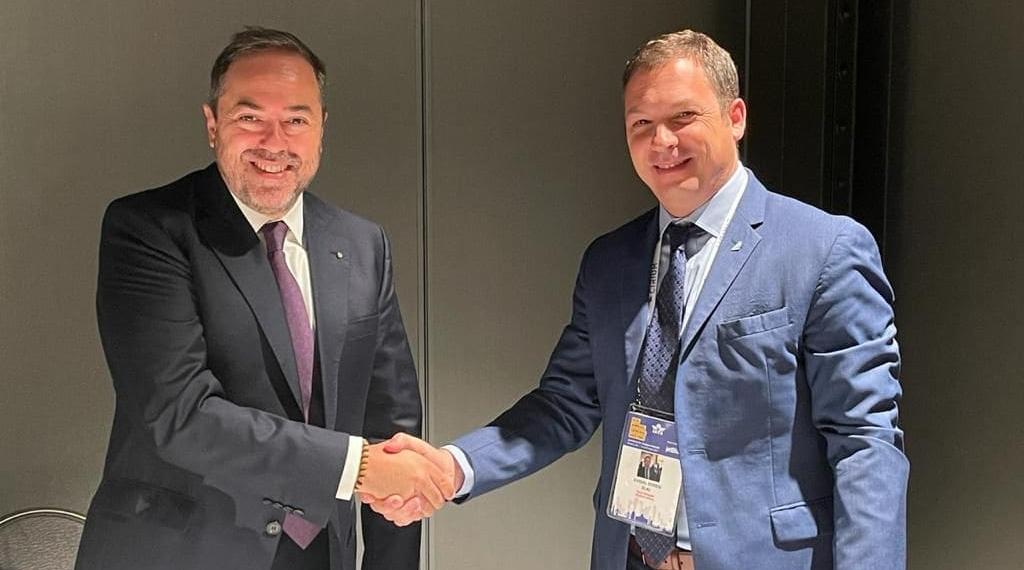 Royal Air Maroc signe un accord de coopération avec la compagnie aérienne israé…