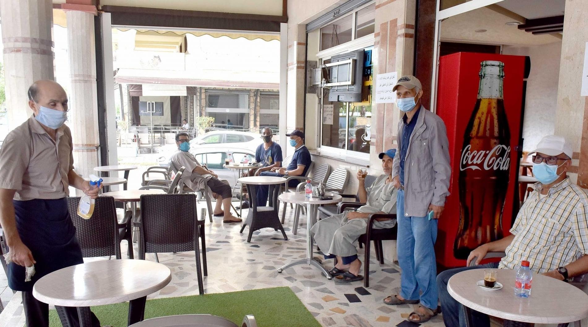 Pass vaccinal obligatoire : les propriétaires de cafés et restaurants s’interro…