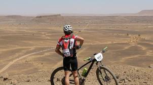 Cyclisme : Plus de 400 participants à la 16è édition du "Titan Desert MTB Marat…