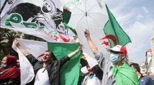 En Algérie, "on réprime démocratiquement" (média algérien)