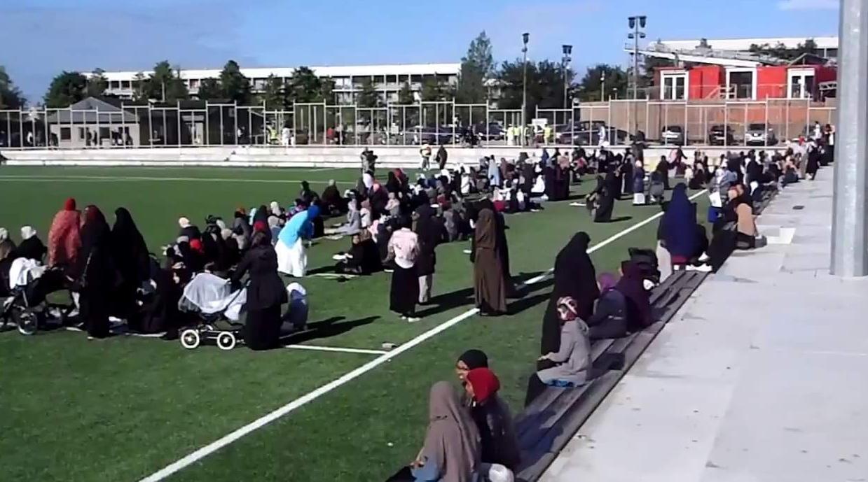 أجواء عيد الفطر بالدانمارك…حينما تتحول الشعيرة إلى مهرجان للأسر المغربية