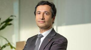 SM le Roi nomme Mohamed Benchaaboun ambassadeur du Maroc en France, Youssef Amr…