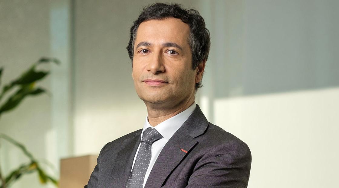 SM le Roi nomme Mohamed Benchaaboun ambassadeur du Maroc en France, Youssef Amr…