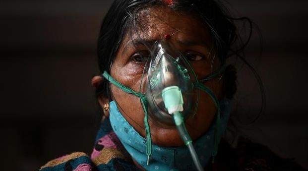 Covid-19 : Que sait-on du variant indien ? Dr.Tayeb Hamdi fait le point