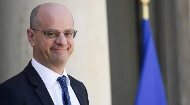 France : Le Ministère de l'Education interdit l'utilisation de l‘écriture inclu…