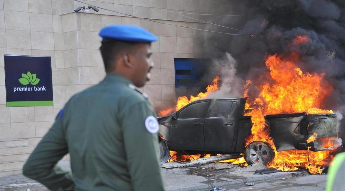 Attentat-suicide contre un centre de l'armée somalienne à Mogadiscio: au moins …