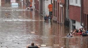 Inondations: Angela Merkel appelle à "accélérer" la lutte contre le changement …