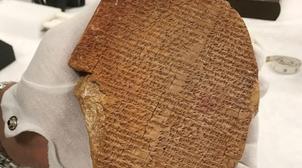 Les Etats-Unis restituent à l'Irak un "trésor" de 17.000 pièces archéologiques …