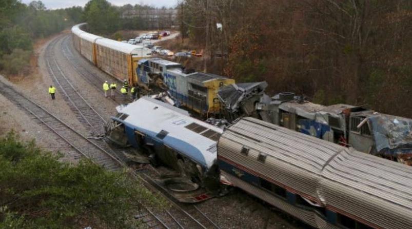 Au moins trois morts dans le déraillement d'un train aux États-Unis (Amtrak)
